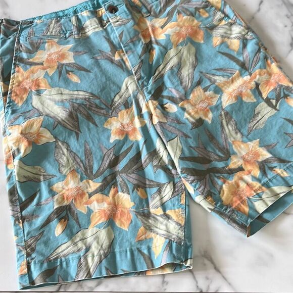 American Eagle Next Level Flex Floral Tropical Shorts Sz. 32/9.5 - Picture 1 of 8